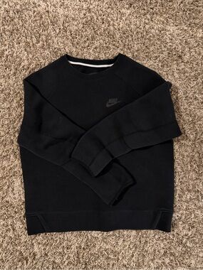 Nike Tech Boys Black Crewneck M+